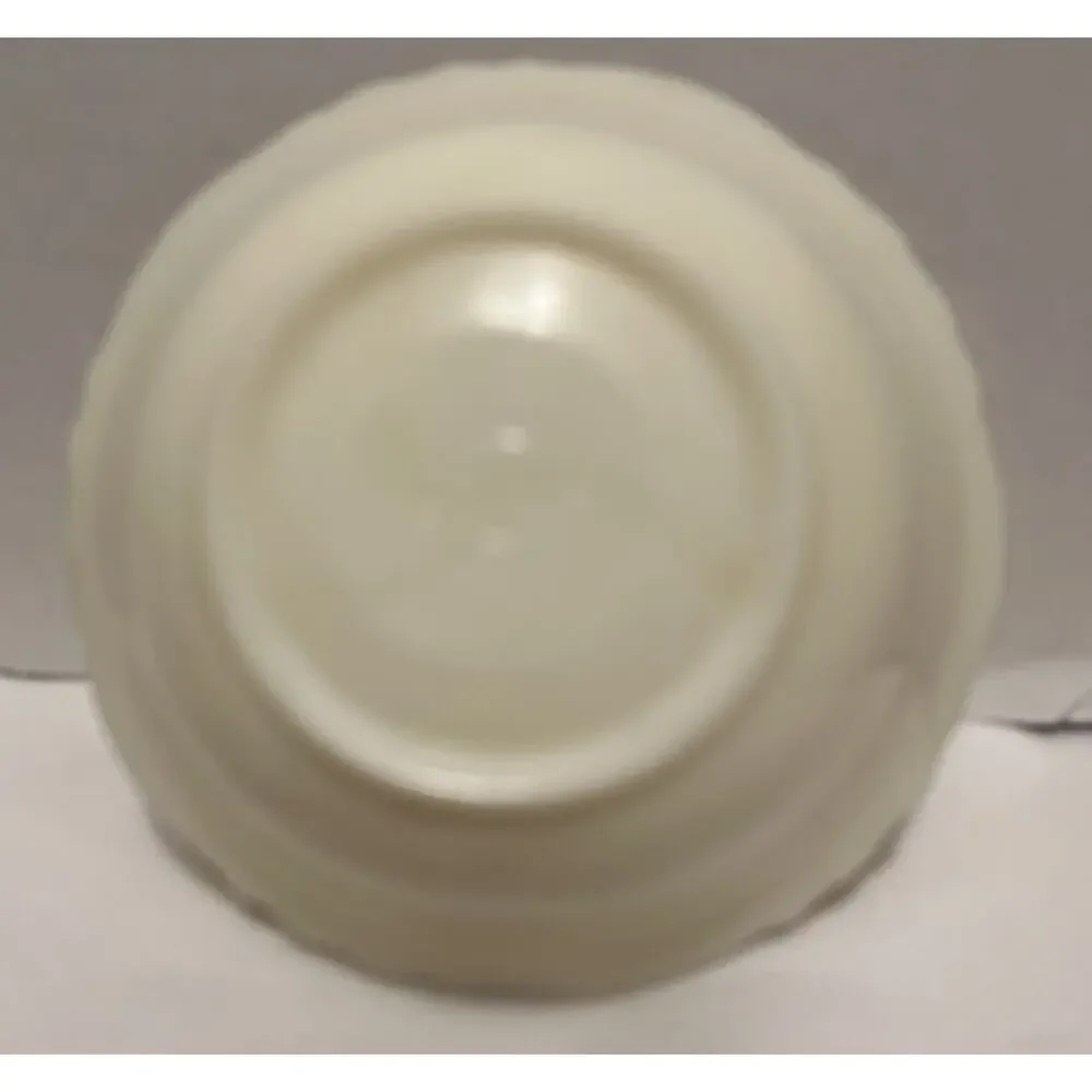 4 McKee Uranium Custard Ivory Laurel Wreath Glass Berry Bowls